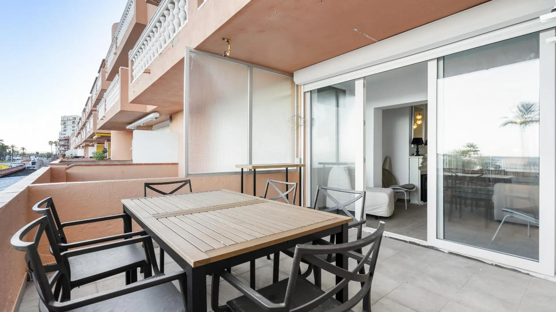Welcs Apartamento 196 Emp Frente Al Mar Empuriabrava Apartment